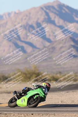 media/Dec-07-2025-CVMA (Sun) [[3e7d2de5dc]]/Race 16-Formula Middleweight/